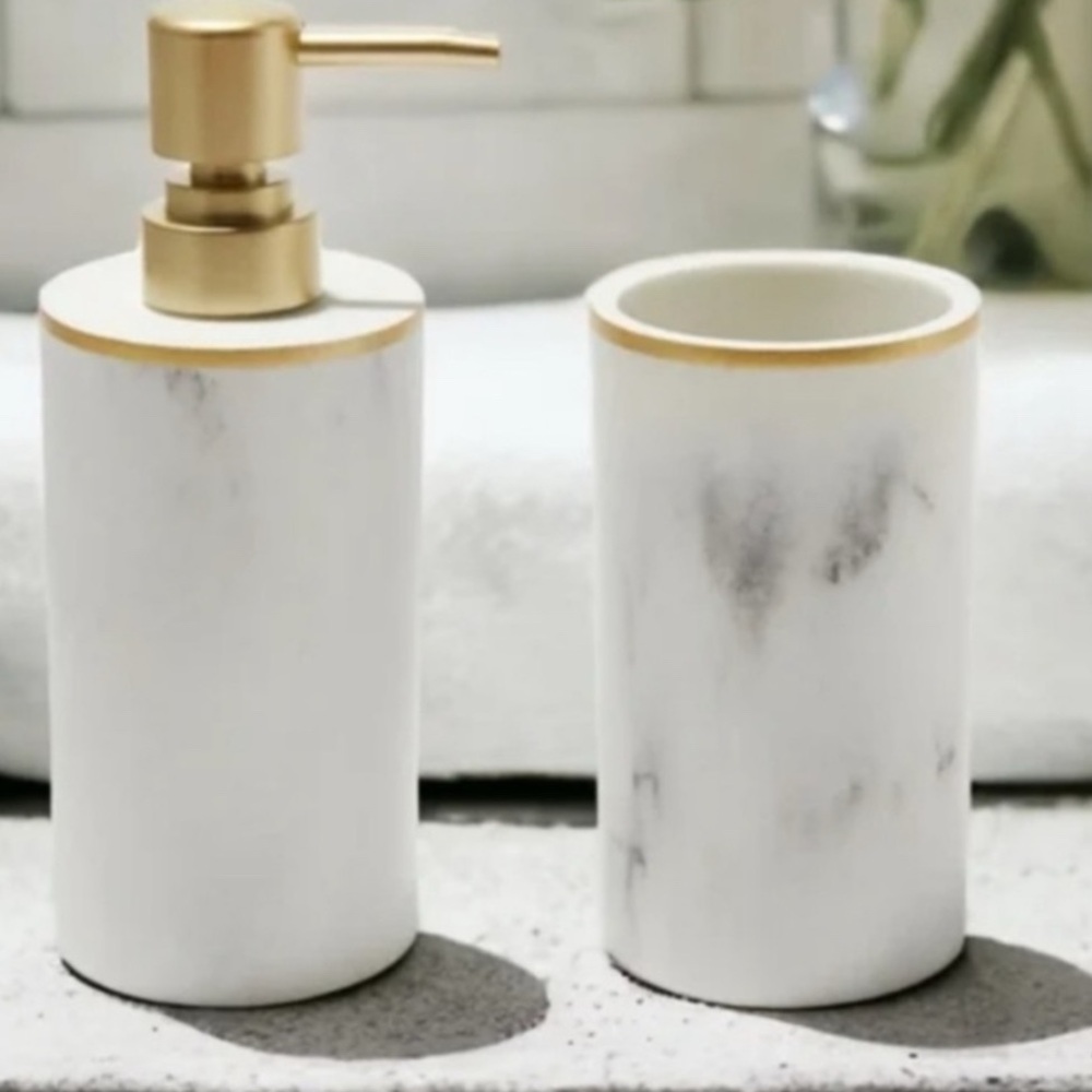 Sunday Citizen 2pc Resin Bath Set, marble pattern- NIB